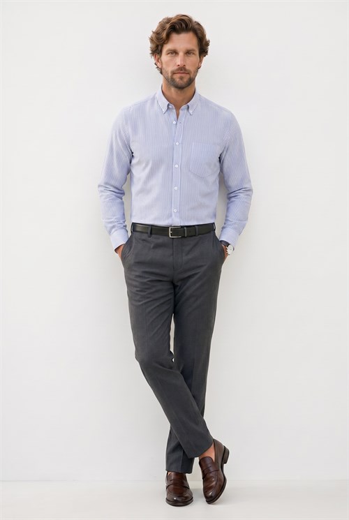 Erkek Slim Fit Dar Kesim %100 Pamuk Düğmeli Yaka Çizgili Uzun Kollu Cepli Keten Efektli Lacivert Gömlek