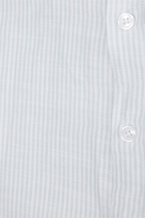 Erkek Slim Fit Dar Kesim %100 Pamuk Düğmeli Yaka Çizgili Uzun Kollu Cepli Keten Efektli Gömlek