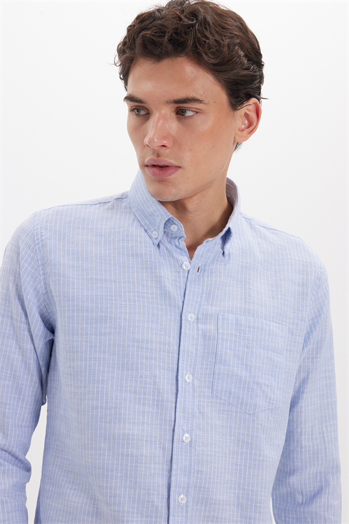 Erkek Slim Fit Dar Kesim %100 Pamuk Düğmeli Yaka Çizgili Uzun Kollu Cepli Keten Efektli Mavi Gömlek