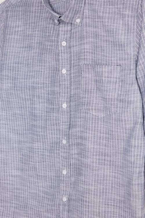 Erkek Slim Fit Dar Kesim %100 Pamuk Düğmeli Yaka Çizgili Uzun Kollu Cepli Keten Lacivert Gömlek