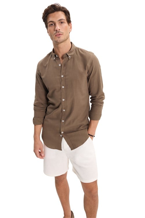 Erkek Slim Fit Dar Kesim %100 Pamuk Düğmeli Yaka Flam Keten Haki Gömlek