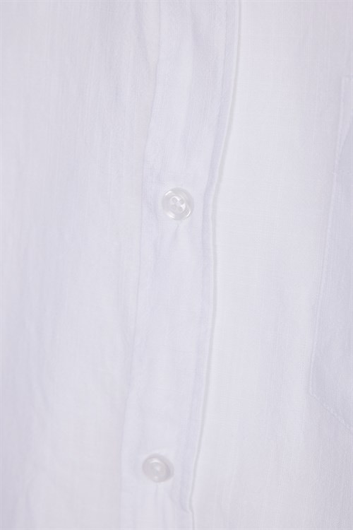Erkek Slim Fit Dar Kesim Uzun Kollu %100 Pamuk Keten Efektli Düğmeli Yaka Rahat Beyaz Gömlek