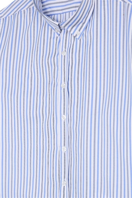 Erkek Slim Fit Dar Kesim Düğmeli Yaka Körüklü Sırt Pileli Pamuklu Uzun Kollu Mavi Çizgili Gömlek