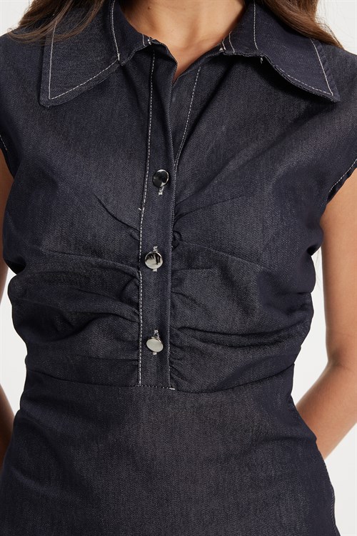 Kadın Relax Fit Rahat Kesim Düğmeli Göğüs Büzgü Detaylı Yırtmaçlı Maxi Boy Lacivert Kot Elbise