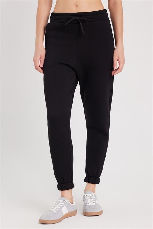Kadın Relax Fit Rahat Kesim Şardonlu 3 Cepli Lastikli Jogger Paça Siyah Eşofman Altı