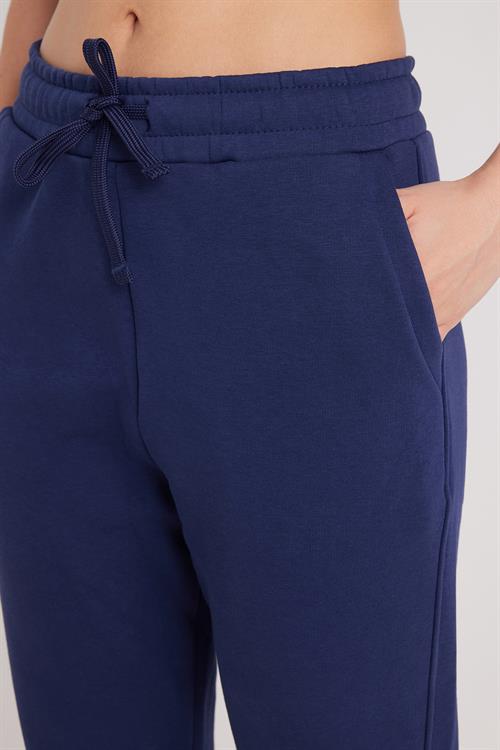 Kadın Relax Fit Rahat Kesim Şardonlu 3 Cepli Lastikli Jogger Paça Lacivert Eşofman Altı