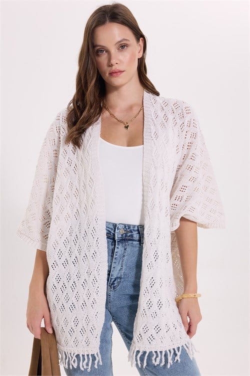Kadın Regular Fit Klasik Kesim Truvakar Geniş Kol Eteği Püsküllü Örgü Salaş Bej Kimono Triko Hırka