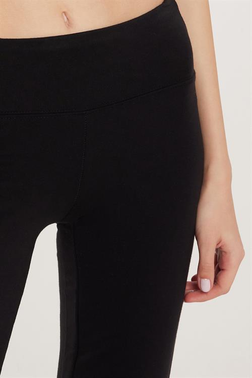 Kadın Modal Kumaş Slim Fit Dar Kesim Beli Lastikli İspanyol Paça Siyah Tayt