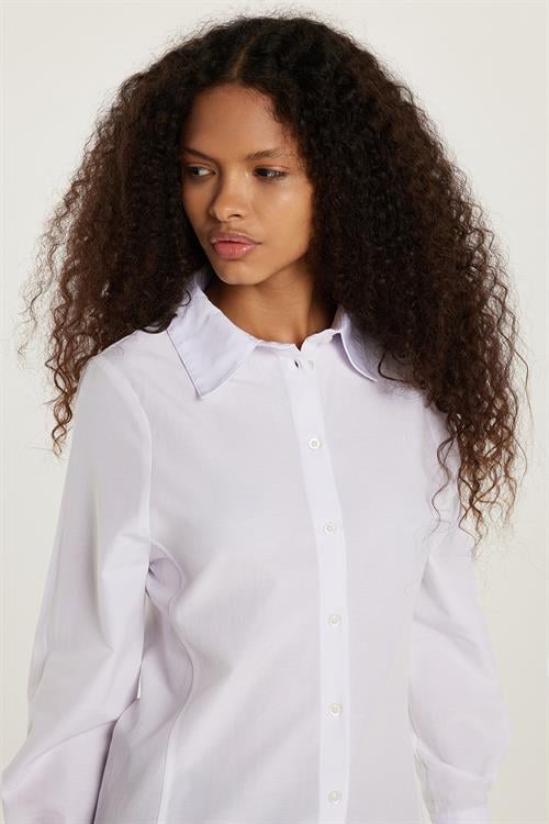 Kadın Slim Fit Dar Kesim Pamuklu Pensli Beyaz Gömlek