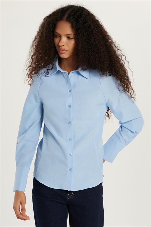 Kadın Slim Fit Dar Kesim Pamuklu Pensli Mavi Gömlek