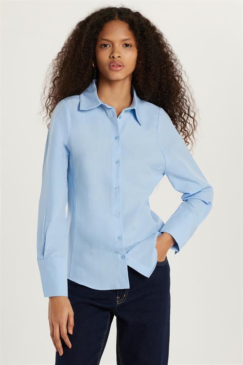 Kadın Slim Fit Dar Kesim Pamuklu Pensli Mavi Gömlek