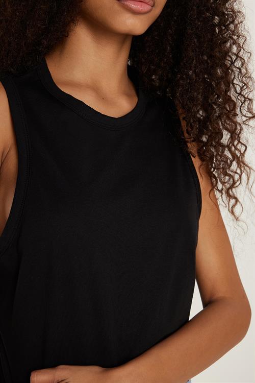 Kadın Slim Fit Dar Kesim %100 Pamuk Bisiklet Yaka Düz Basic Siyah Crop Atlet