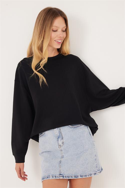 Kadın Relax Fit Rahat Kesim Bisiklet Yaka Siyah Sweatshirt