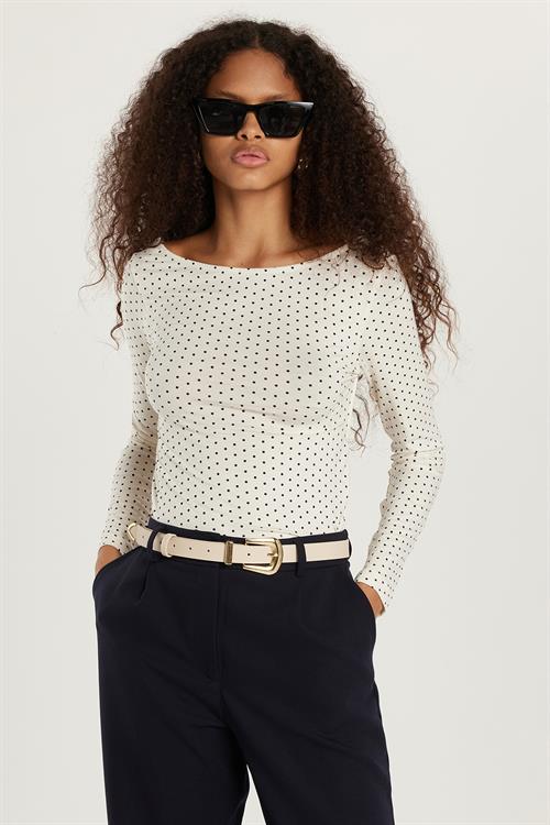 Kadın Slim Fit Dar Kesim Sırt Detaylı Beyaz Bluz