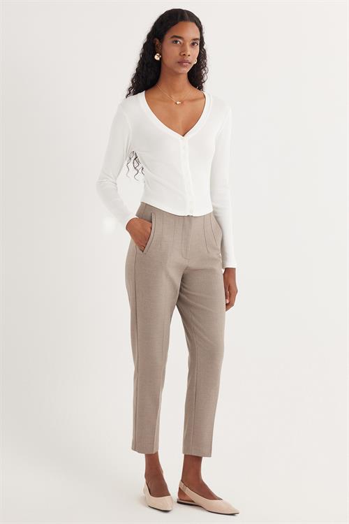 Kadın Slim Fit Dar Kesim Modal Kumaş Uzun Kollu Kayık Yaka Ekru Hırka
