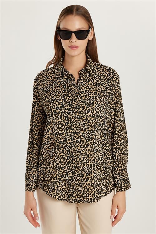 Kadın Relax Fit Rahat Kesim Uzun Kollu Bürümcük Kumaş Leopar Desenli Gömlek