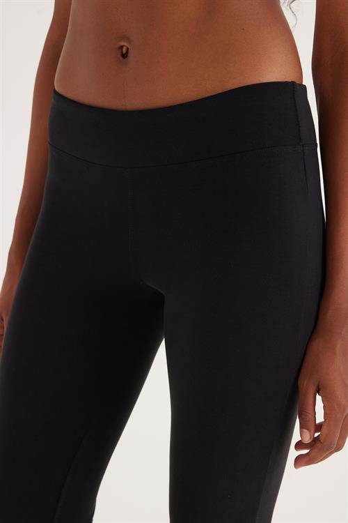 Kadın Slim Fit Dar Kesim Modal Kumaş İspanyol Paça Siyah Pantolon