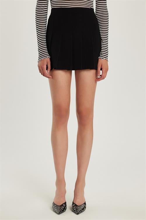 Kadın Slim Fit Dar Kesim Viskon Kumaş Pileli Siyah Mini Etek