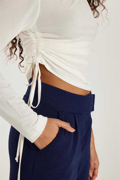 Kadın Slim Fit Dar Kesim Tek Kollu Yandan Bağcık Detaylı Ekru Bluz