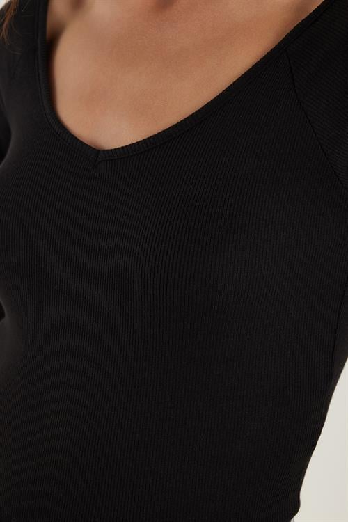 Kadın Modal Kumaş Slim Fit Dar Kesim Uzun Kollu Kayık Yaka Siyah Bluz