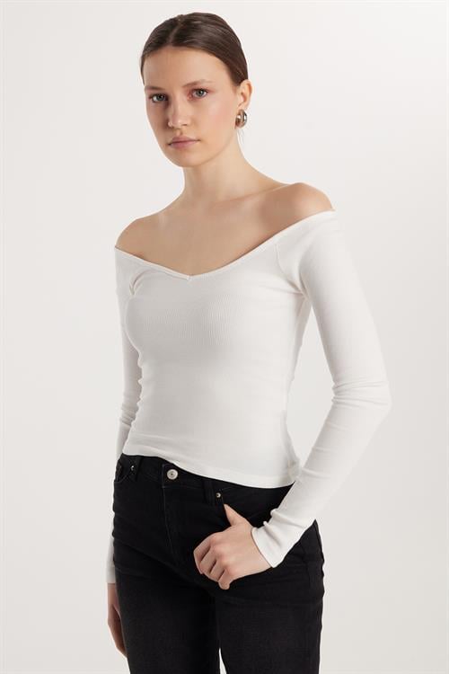 Kadın Modal Kumaş Slim Fit Dar Kesim Uzun Kollu Kayık Yaka Ekru Bluz