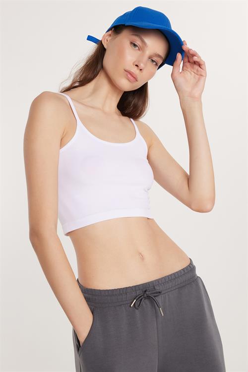 Kadın Slim Fit Dar Kesim İnce Askılı U Yaka Beyaz Crop Atlet
