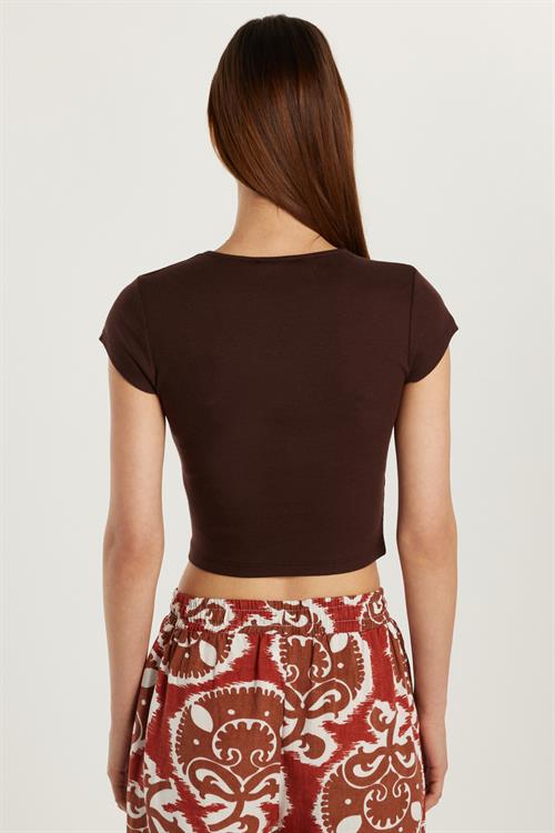 Kadın Modal Kumaş Slim Fit Dar Kesim Kısa Kollu Bisiklet Yaka Kahverengi Tişört