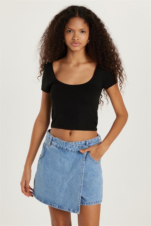 Kadın Slim Fit Dar Kesim Kısa Kollu U Yaka Siyah Bluz