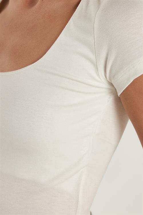 Kadın Slim Fit Dar Kesim Kısa Kollu U Yaka Ekru Bluz