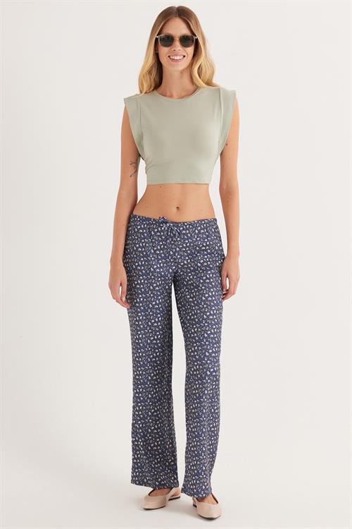Kadın Slim Fit Dar Kesim Sıfır Kollu Bisiklet Yaka Yeşil Bluz