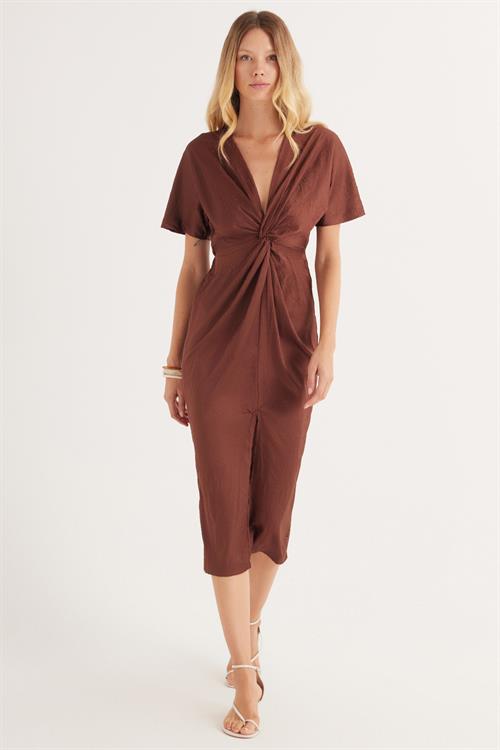 Kadın Slim Fit Dar Kesim Kısa Kollu V Yaka Kahverengi Elbise