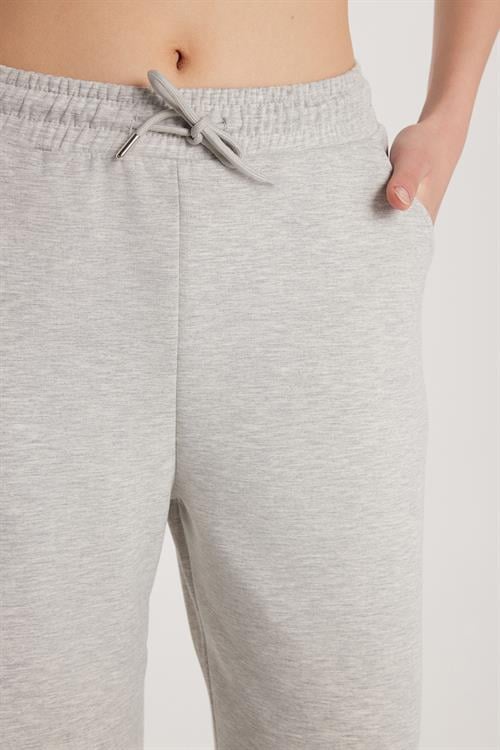 Kadın Modal Kumaş Regular Fit Normal Bel Çift Cep Beli Bağcıklı Gri Eşofman Altı