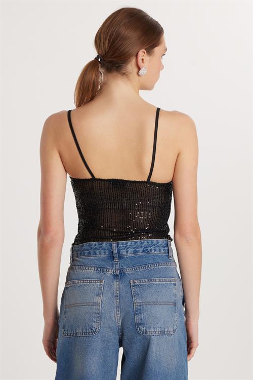 Kadın Slim Fit Dar Kesim Siyah Sıfır Kol U Yaka Bluz