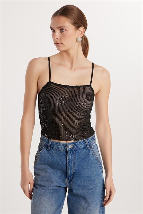 Kadın Slim Fit Dar Kesim Siyah Sıfır Kol U Yaka Bluz