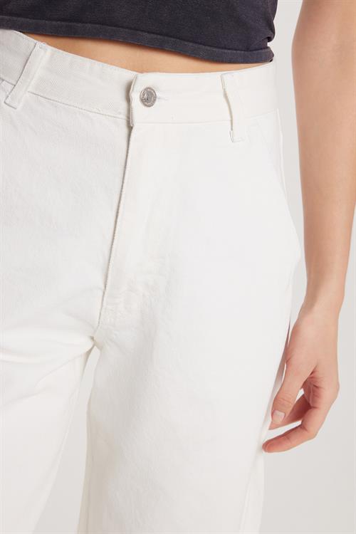 Kadın Regular Fit Boru Paça Beyaz Jean Kot Pantolon