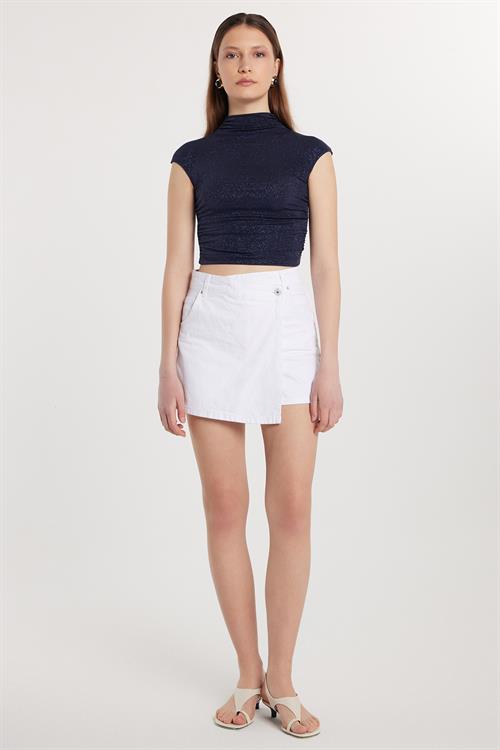 Kadın Slim Fit Dar Kesim Çift Cepli Beyaz Şort Etek
