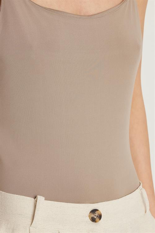 Kadın Standart Fit İnce Askılı Çıtçıtlı Bej Body