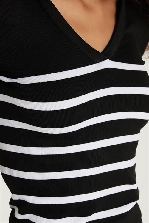 Kadın Slim Fit Dar Kesim V Yaka Çizgili Bluz