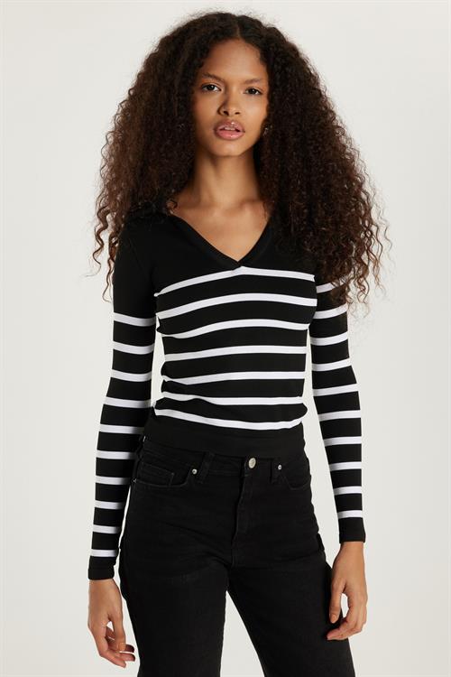 Kadın Slim Fit Dar Kesim V Yaka Çizgili Bluz