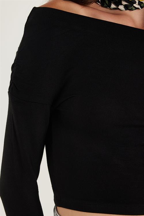 Kadın Slim Fit Dar Kesim Uzun Kollu Kayık Yaka Siyah Viskon Bluz