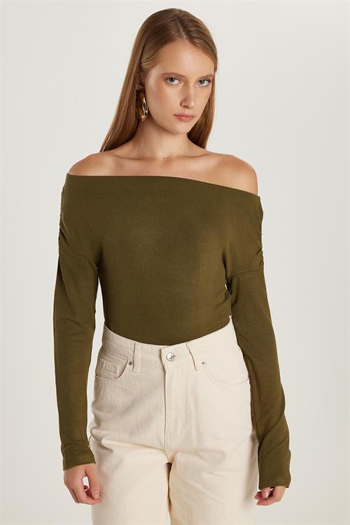 Kadın Slim Fit Dar Kesim Kayık Yaka Viskon Yeşil Bluz