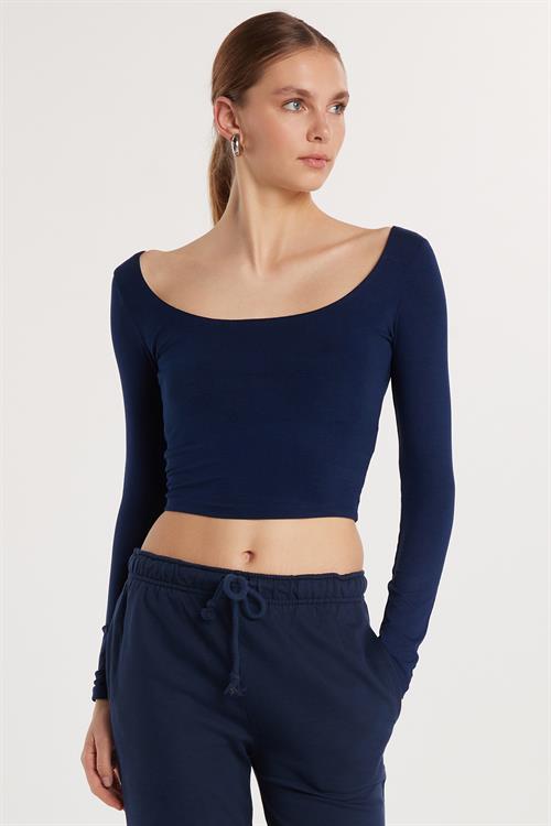 Kadın Slim Fit Dar Kesim Uzun Kollu Kayık Yaka Lacivert Bluz