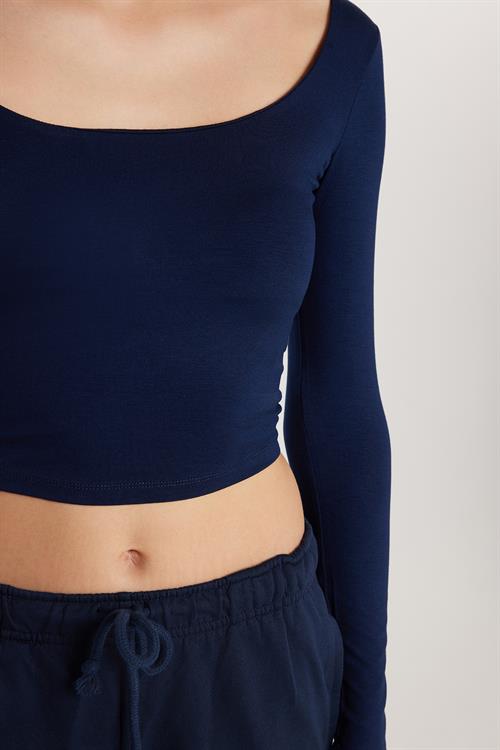 Kadın Slim Fit Dar Kesim Uzun Kollu Kayık Yaka Lacivert Bluz