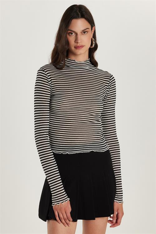 Kadın Slim Fit Dar Kesim Uzun Kollu Çizgili Yarım Balıkçı Yaka Bluz