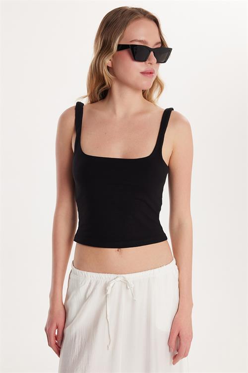 Kadın Slim Fit Dar Kesim İnce Askılı Kare Yaka Siyah Crop Atlet