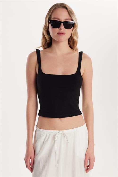 Kadın Slim Fit Dar Kesim İnce Askılı Kare Yaka Siyah Crop Atlet