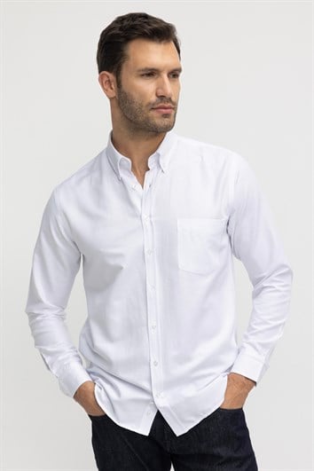 Erkek Regular Fit Klasik Kesim Oxford Doku Yaka Düğmeli Cepli Nakışlı Beyaz Gömlek