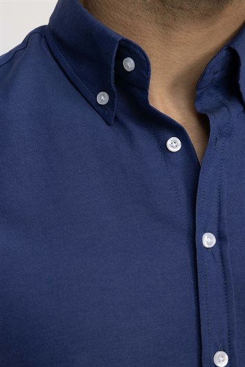 Erkek Regular Fit Klasik Kesim Oxford Doku Yaka Düğmeli Cepli Nakışlı İndigo Gömlek