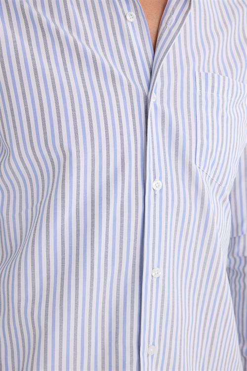 Erkek Regular Fit Klasik Kesim İnce Çizgili Pamuklu Kravatlık Yaka Gömlek