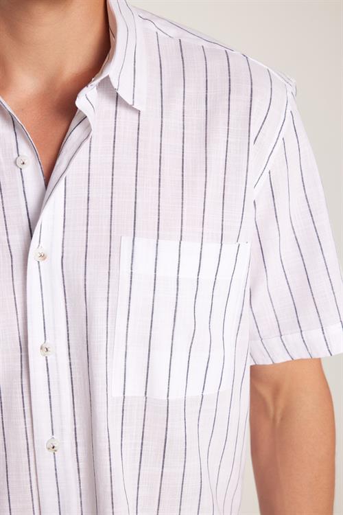 Erkek Regular Fit Klasik Kesim Oversize %100 Pamuk Kısa Kollu Keten Doku Tek Cepli Çizgili Lacivert Gömlek
